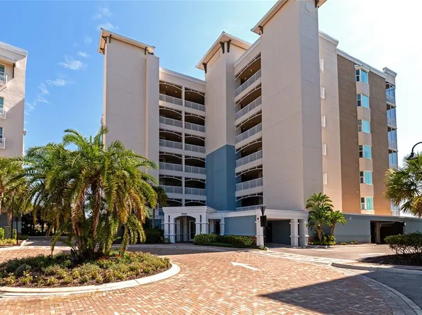 10520 BOARDWALK LOOP #401, LAKEWOOD RANCH, FL 34202