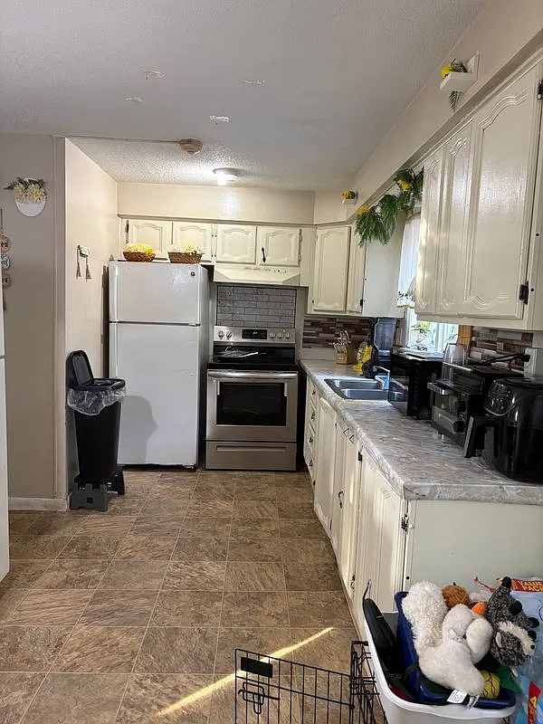 2 bed, 1.0 bath, 920 sqft, $1,900 — Photo 3