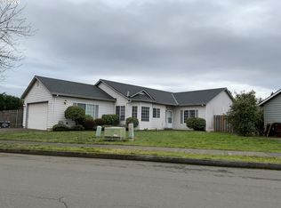 18877 Highland Dr, Oregon City, OR 97045