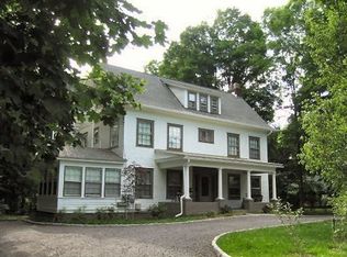 86 Montgomery St, Rhinebeck, NY 12572