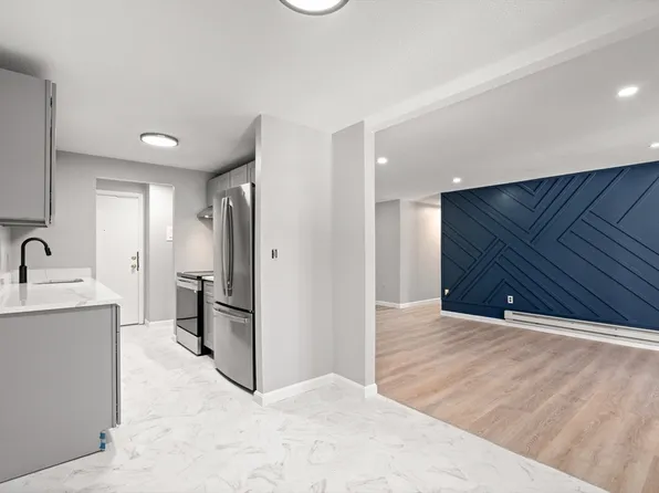 96 Main St APT D5, Foxboro, MA 02035