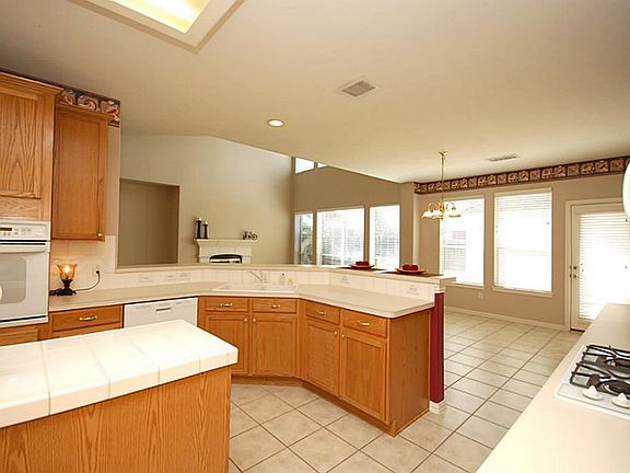 3rd image of 2402 Creeks Edge Dr