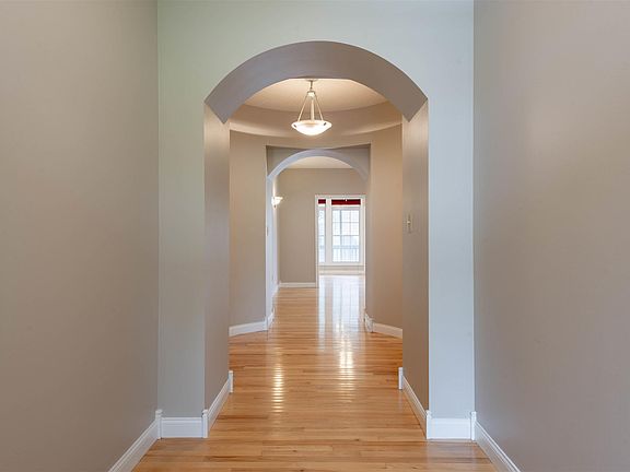 4th image of 3879 E Regents Cir