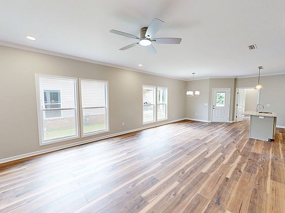 5th image of 40 Central St