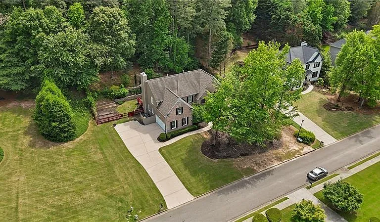 1235 Longpointe Pass — Photo 84