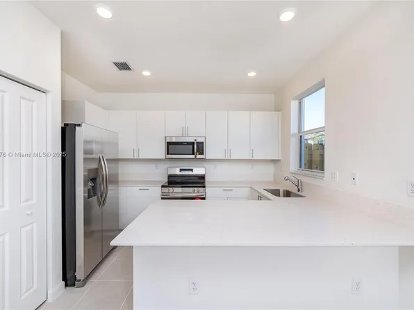 2890 SE 26th Ter #2890, Homestead, FL 33035