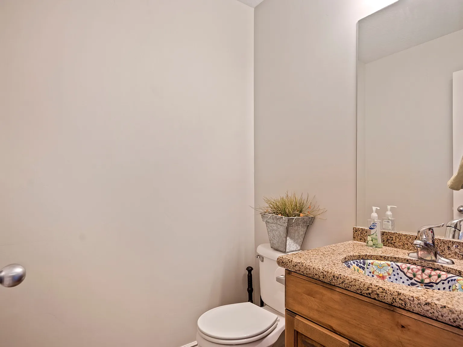 5 bed, 3.5 bath, 3600 sqft, $3,400 — Photo 3