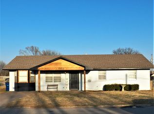 712 N 7th St, Comanche, OK 73529
