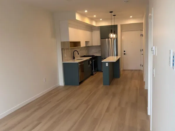 6270 Gooseberry Dr, Surrey, BC