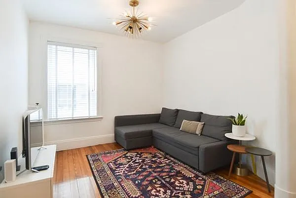 6 Perry St #3 — Photo 2