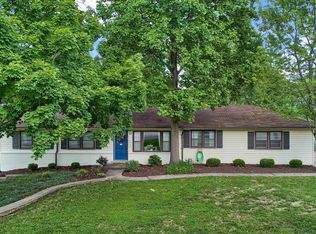 112 Lock Dr, Ballwin, MO 63011