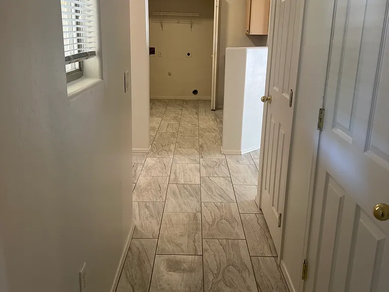 2008 W Dozemary Ct — Photo 6