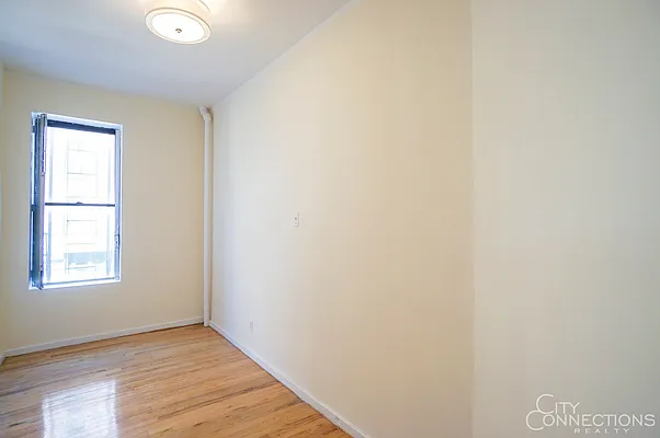 Rented by City Connections Realty | media 29