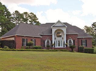 14 White Oaks Ln, Hattiesburg, MS 39402