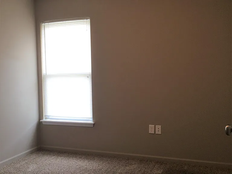 907 W Gay St #A — Photo 16