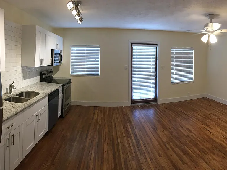 4015 W Azeele St #2 — Photo 3