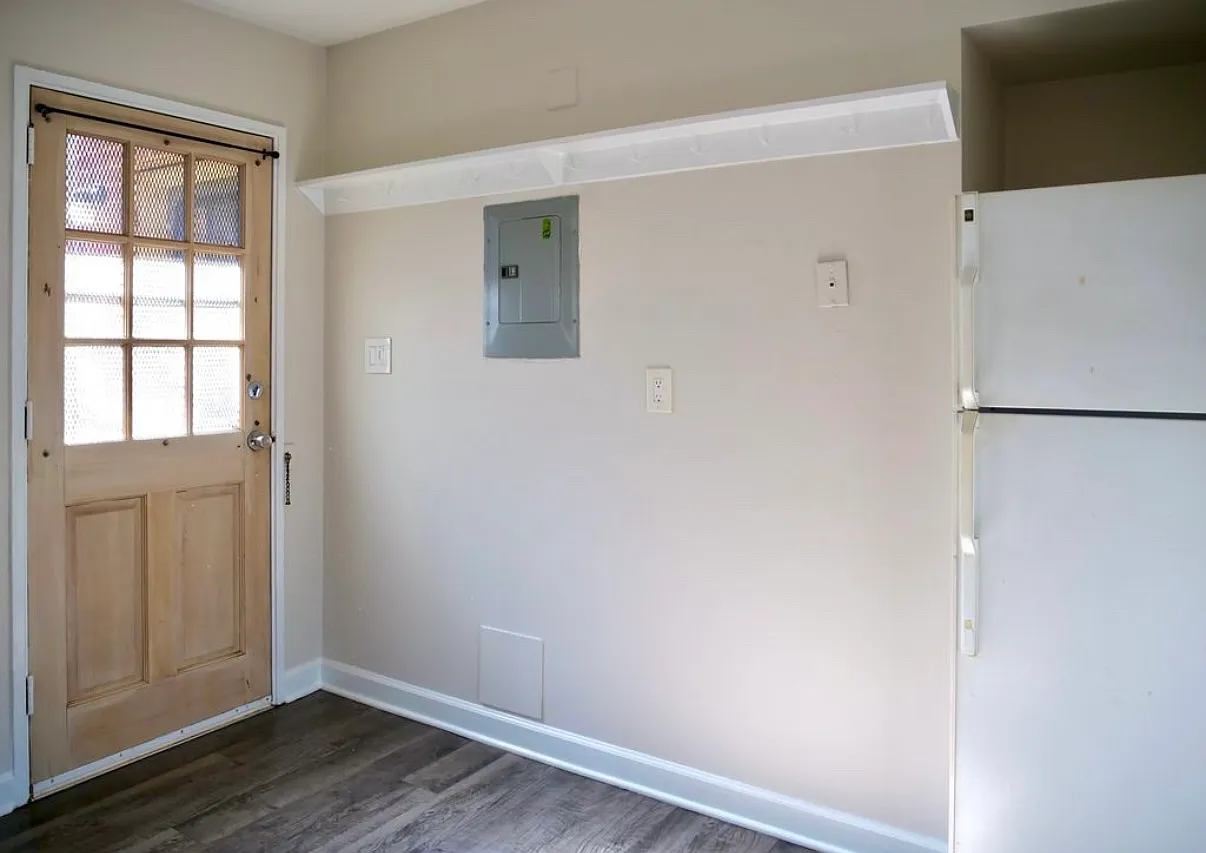 2 bed, 700 sqft, $1,950 — Photo 3