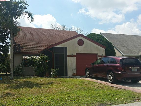 3rd image of 39 Tara Lakes Dr E
