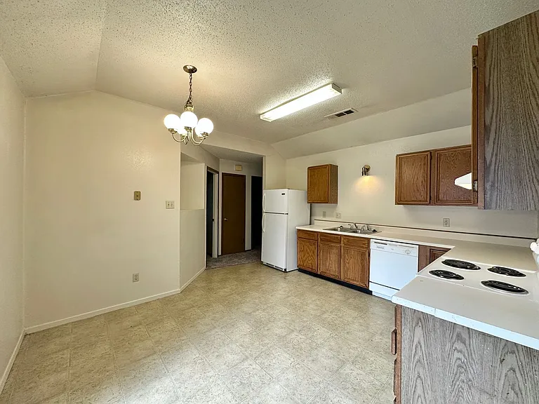 2707 Taft St — Photo 11