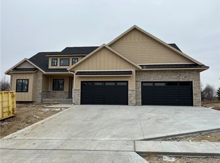 4919 160th St, Urbandale, IA 50323