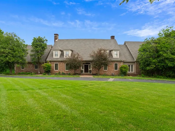 3 Chestnut Hill Ct, Bowling Green, KY 42103