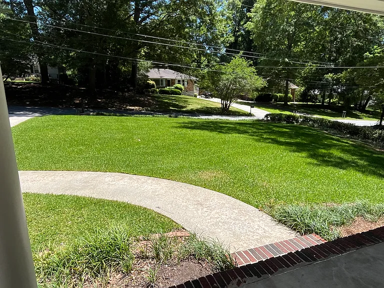 1552 Berkeley Ln — Photo 8
