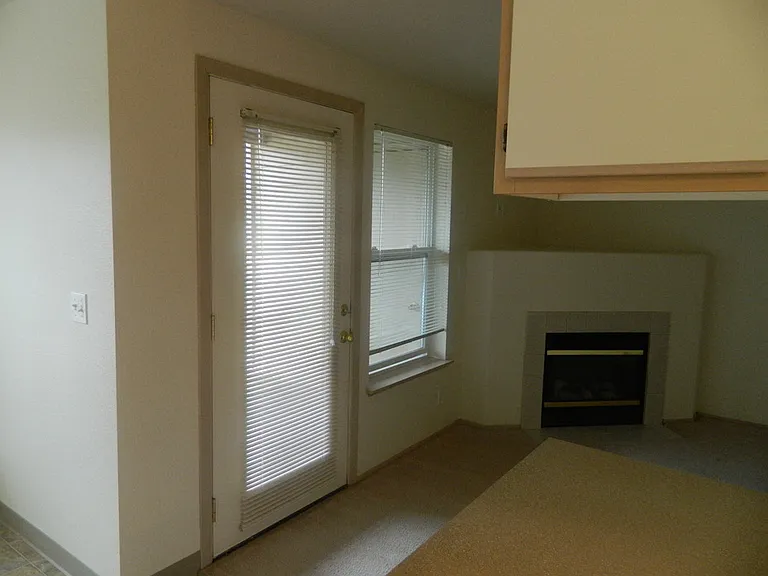 Springwater Trail Apartments — Photo 44