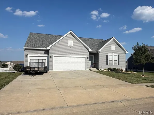 440 Rocky Mountain Dr, Troy, MO 63379