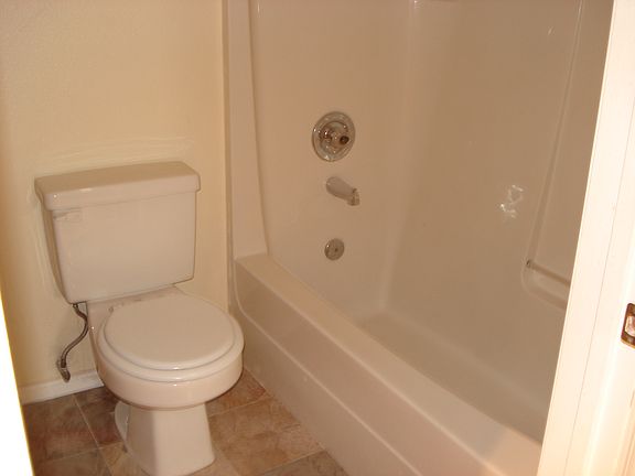 5th image of 1522 NE 175th St Unit 109