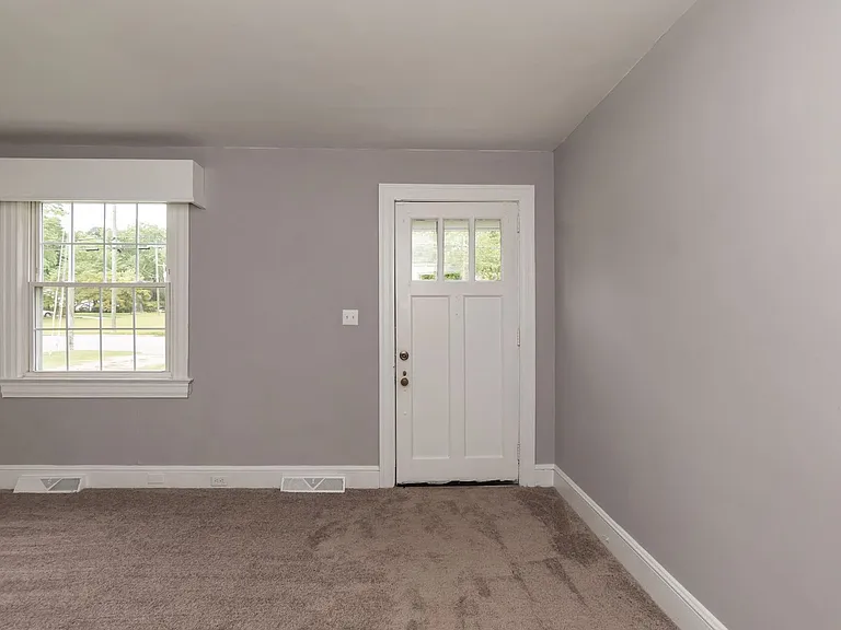 405 Forest Hill Ave — Photo 8