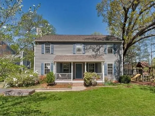 1632 Farmbrook Pl, Charlottesville, VA 22901