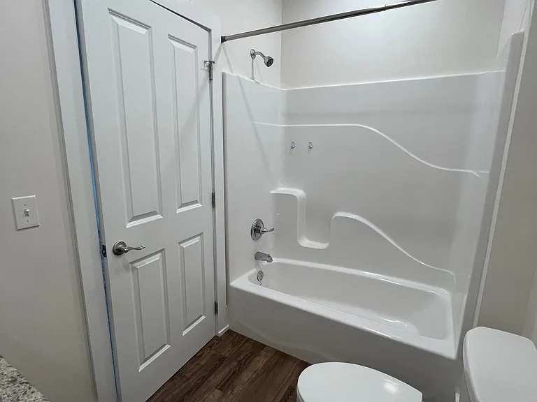 206 N Main St — Photo 6