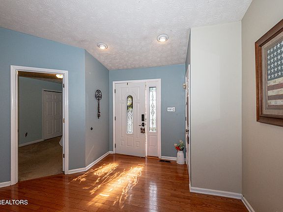 4th image of 10713 Deep Woods Ln
