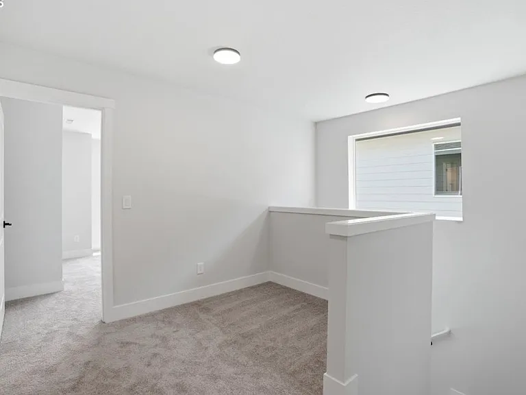 814 SE 34th Cir — Photo 19