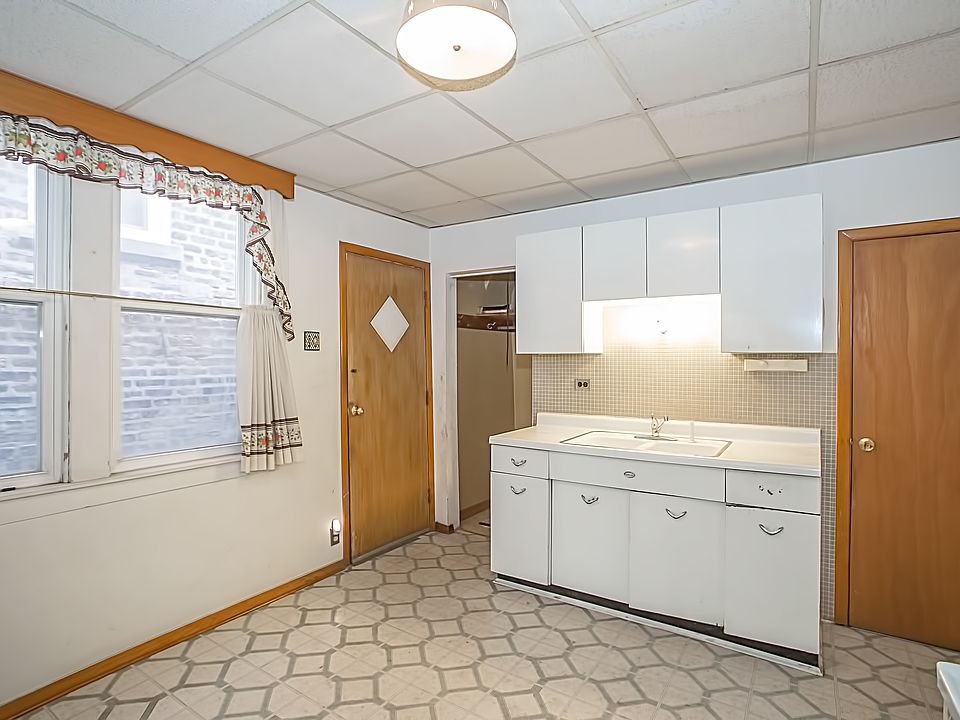 2nd image of 3606 S Honore St #1R