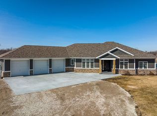 3437 Whistling Wings Ln, Toddville, IA 52341