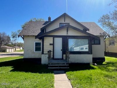 901 8th Ave SE, Jamestown, ND, 58401