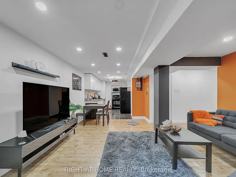 195 John Bowser Cres — Photo 9