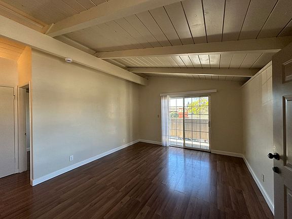 4th image of 170 Gramercy Pl APT 4