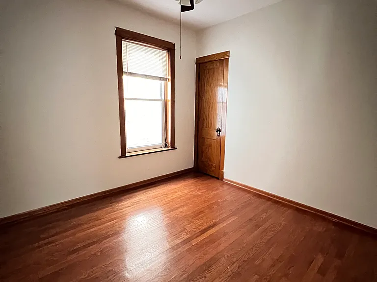 5038 W Hutchinson St #1 — Photo 6