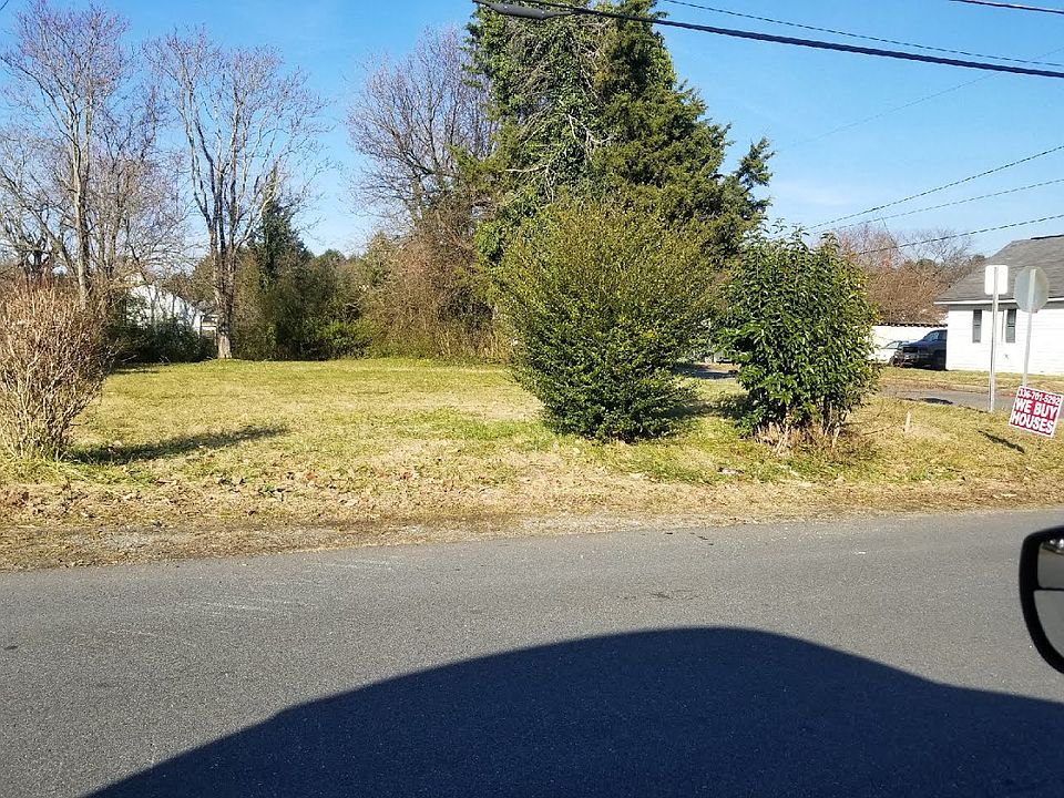 2nd image of 2125 White St