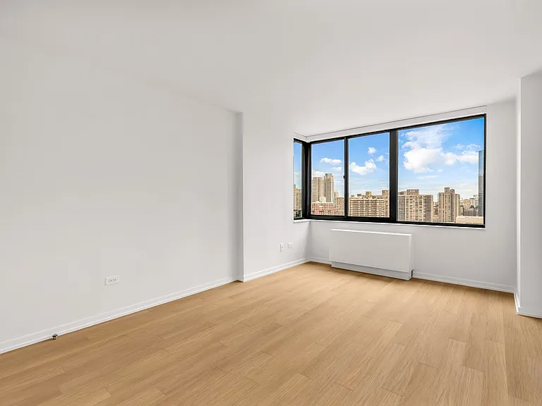 200 W 60th St #28D — Photo 7