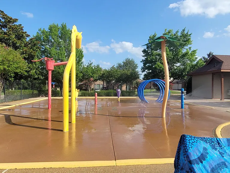 Splash Pool