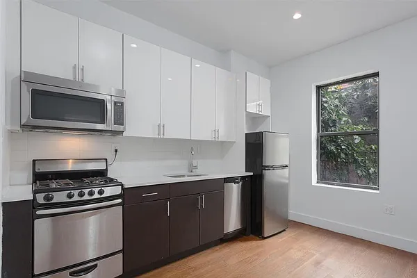 Rented by Trion Real Estate Management | media 30