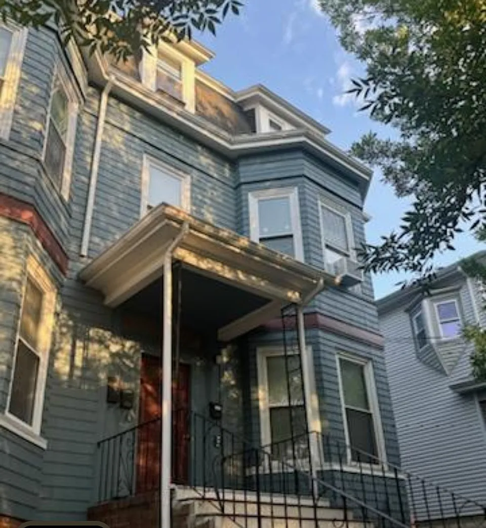 2 bed, $2,500 — Photo 1