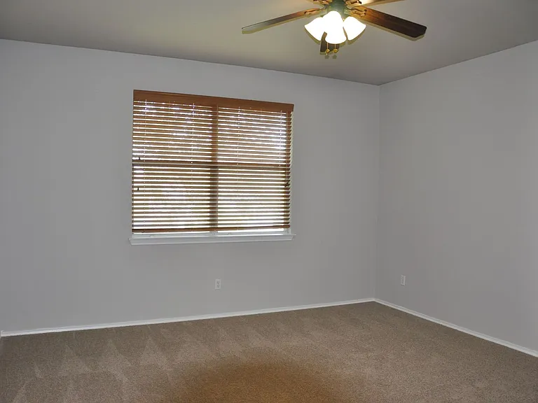 507 Las Colinas Dr — Photo 17