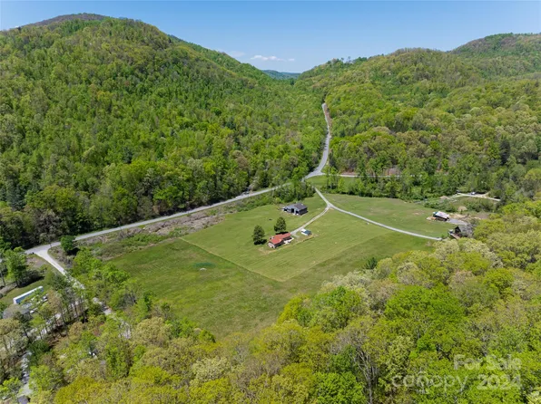 103 Maynards Way, Hendersonville, NC 28792