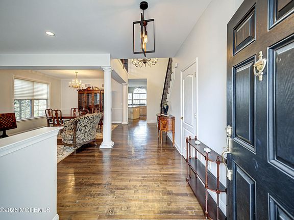 2nd image of 5 W Parsonage Way