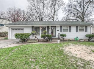 7140 Robinson Dr, Overland Park, KS 66204
