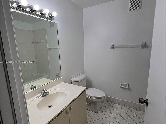 2nd image of 1301 SE 28th Ln #1301